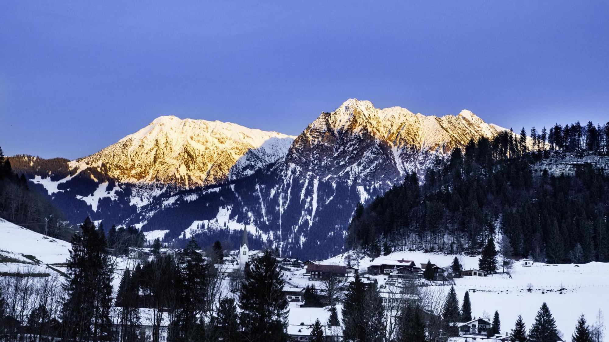 Alpenhotel Oberstdorf - Ein Rovell Hotel Exterior photo