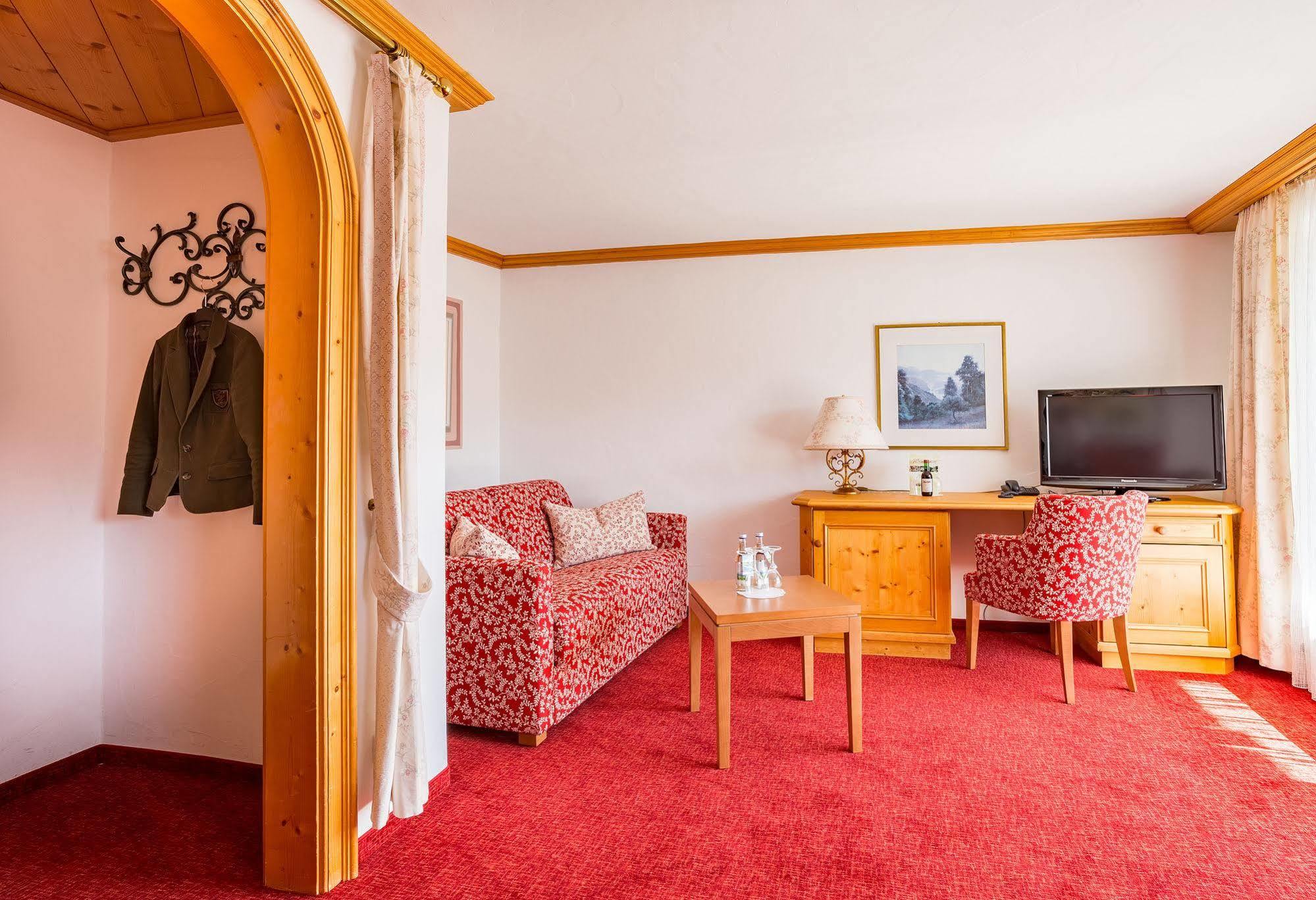 Alpenhotel Oberstdorf - Ein Rovell Hotel Exterior photo